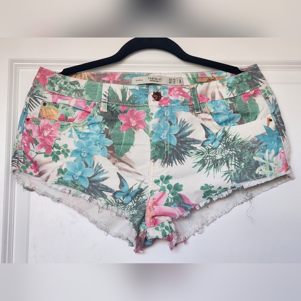Zara Trafaluc Flower Shorts
